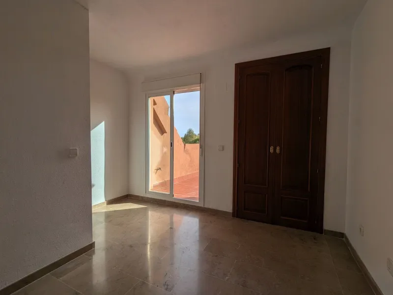 Apartment - Penthouse Duplex в продаже в Casares, Málaga. В доме 3 спален и 3 ванных комнат. Площадь дома 116 м²