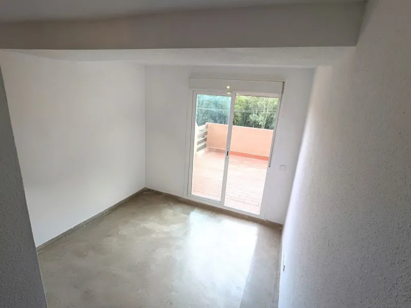 Apartment - Penthouse Duplex в продаже в Casares, Málaga. В доме 3 спален и 3 ванных комнат. Площадь дома 116 м²