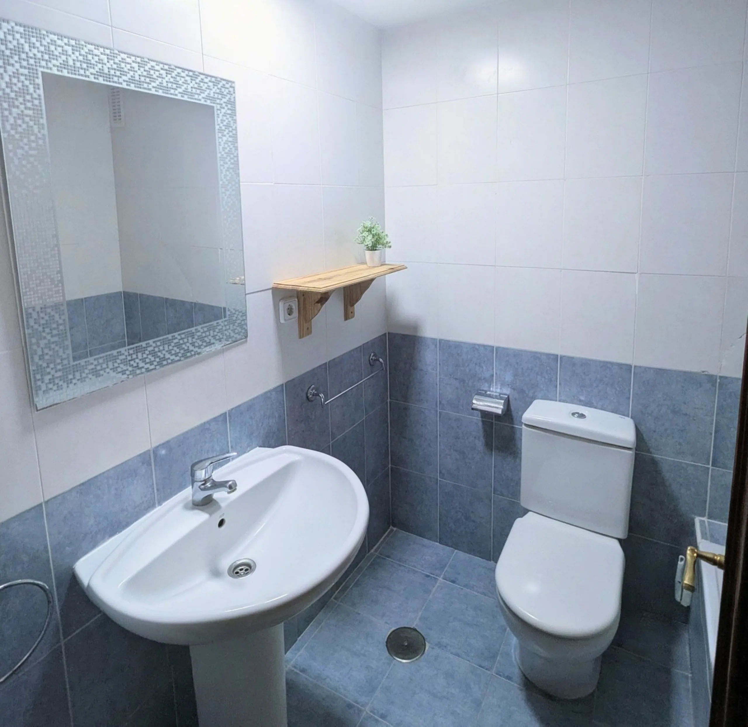 Apartment - Penthouse Duplex в продаже в Casares, Málaga. В доме 3 спален и 3 ванных комнат. Площадь дома 116 м²