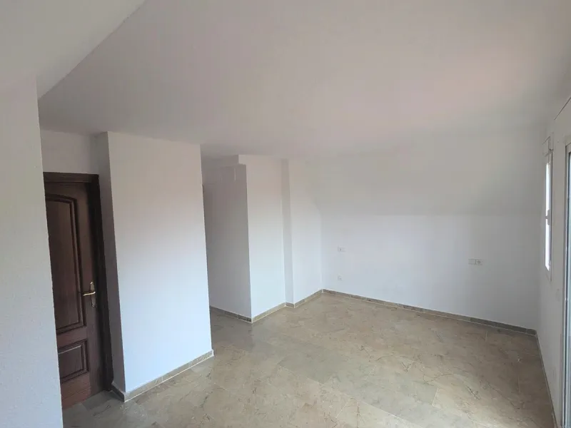 Apartment - Penthouse Duplex в продаже в Casares, Málaga. В доме 3 спален и 3 ванных комнат. Площадь дома 116 м²