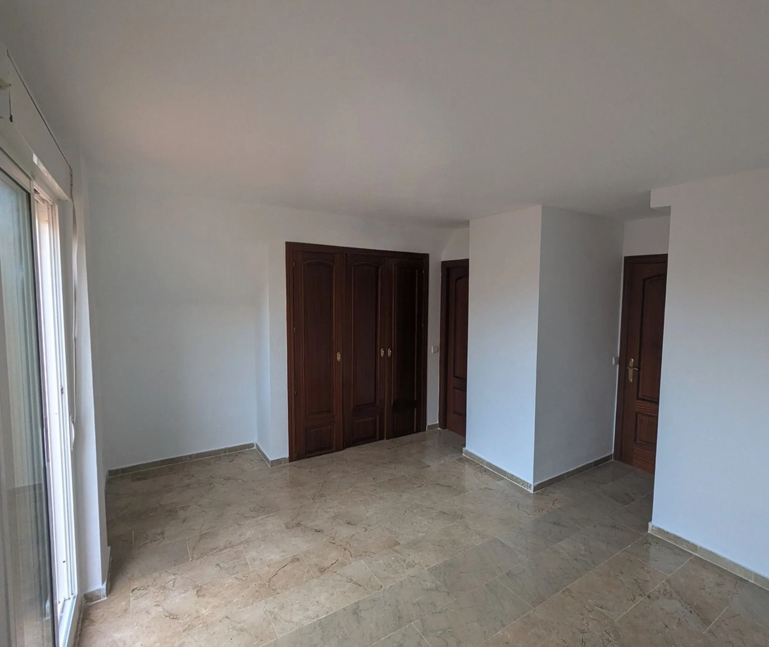 Apartment - Penthouse Duplex в продаже в Casares, Málaga. В доме 3 спален и 3 ванных комнат. Площадь дома 116 м²