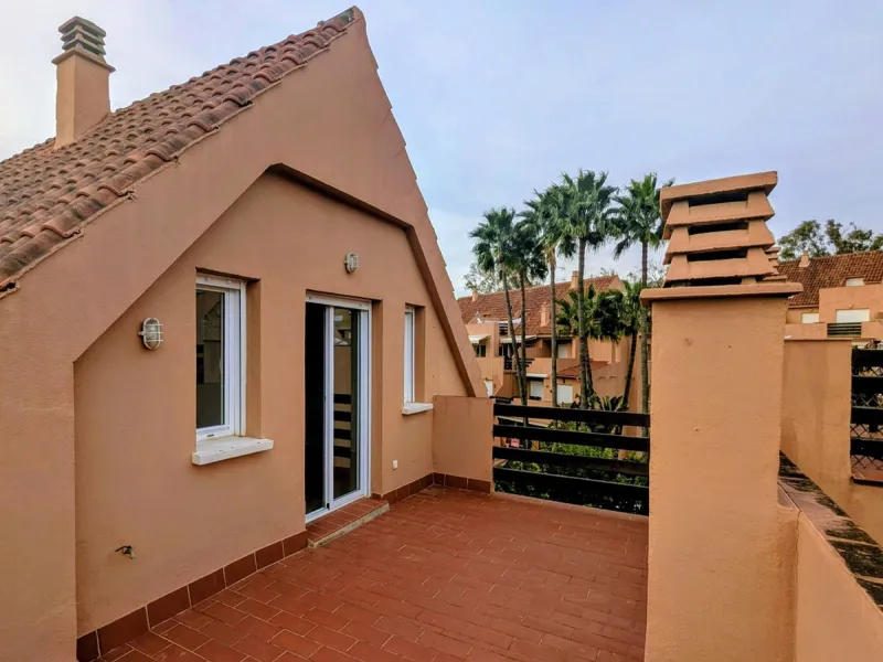 Apartment - Penthouse Duplex в продаже в Casares, Málaga. В доме 3 спален и 3 ванных комнат. Площадь дома 116 м²