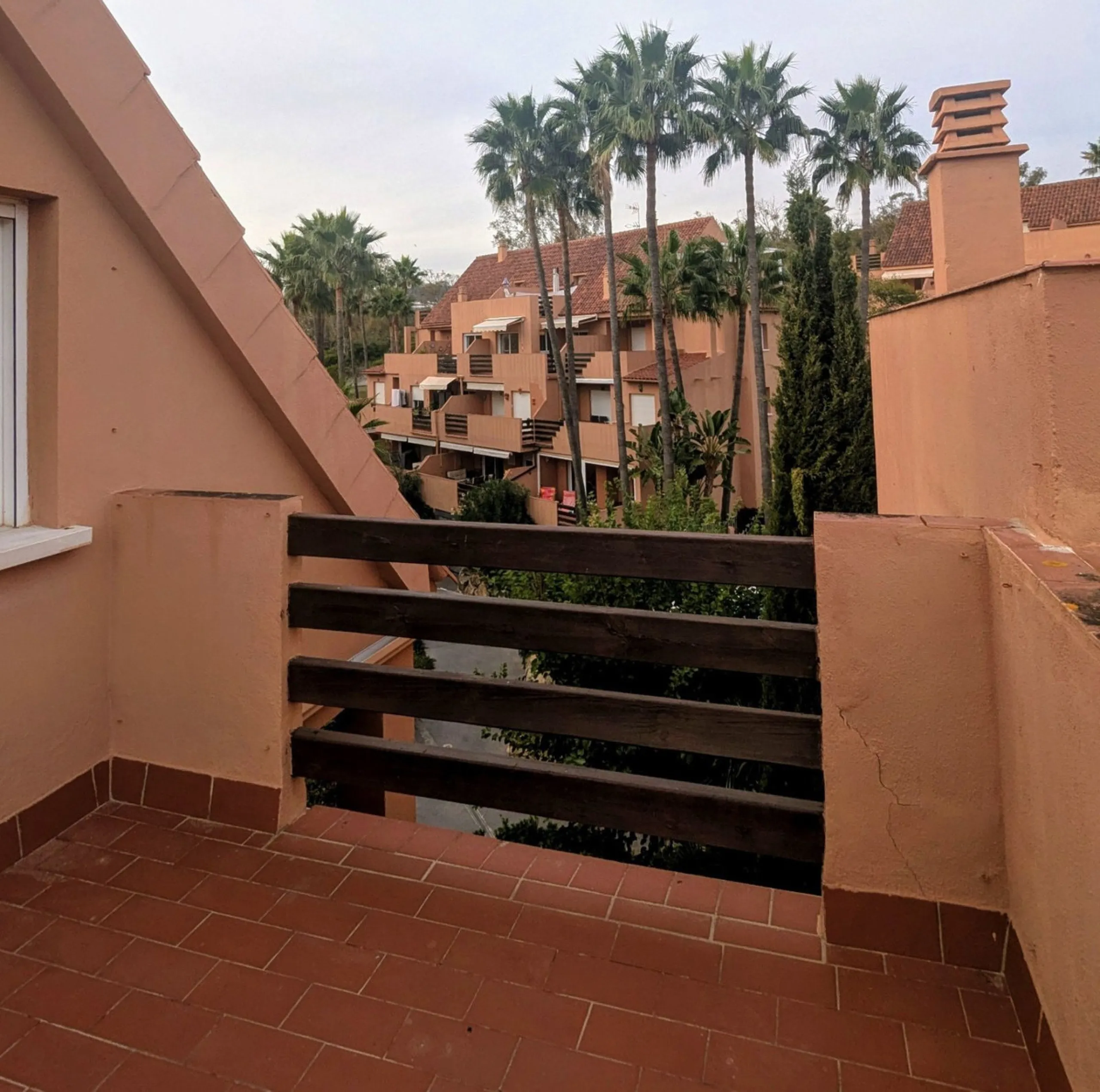 Apartment - Penthouse Duplex в продаже в Casares, Málaga. В доме 3 спален и 3 ванных комнат. Площадь дома 116 м²