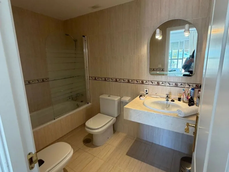 Apartment - Penthouse в продаже в Marbella, Málaga. В доме 2 спален и 2 ванных комнат. Площадь дома 97 м²