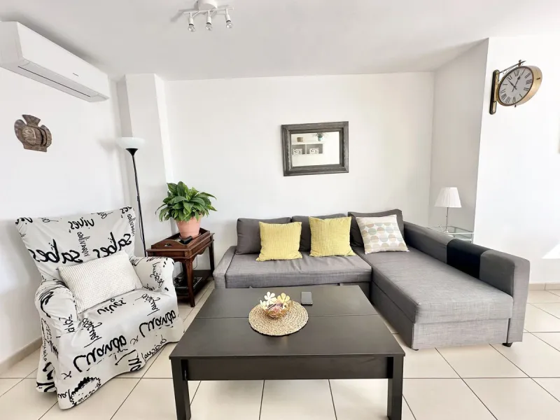 A cozy, bright apartment is for sale in picturesque Mijas Pueblo, one of the most charming white towns in Andalusia. Narrow streets, flower-filled balconies, panoramic views of the sea and mountains, atmospheric cafes, and a truly Spanish atmosphere creat