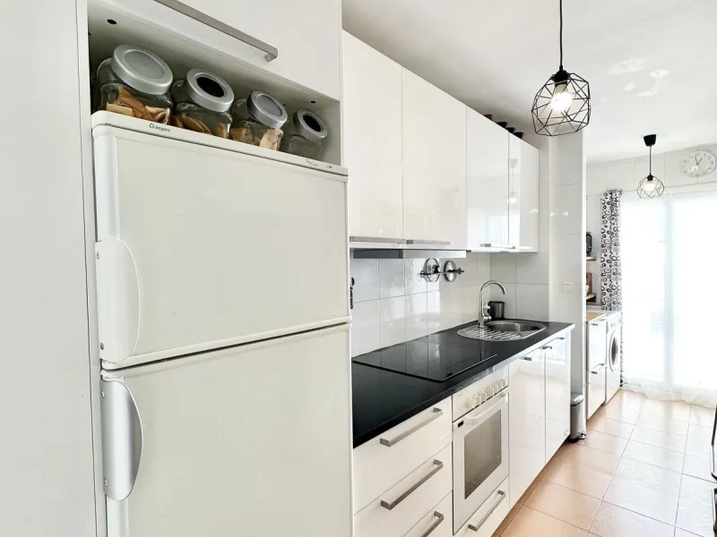 A cozy, bright apartment is for sale in picturesque Mijas Pueblo, one of the most charming white towns in Andalusia. Narrow streets, flower-filled balconies, panoramic views of the sea and mountains, atmospheric cafes, and a truly Spanish atmosphere creat