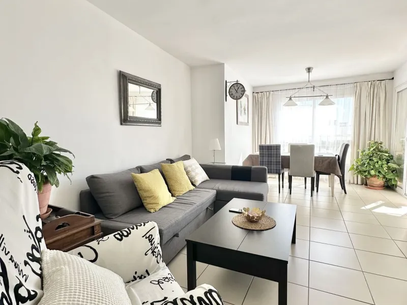 A cozy, bright apartment is for sale in picturesque Mijas Pueblo, one of the most charming white towns in Andalusia. Narrow streets, flower-filled balconies, panoramic views of the sea and mountains, atmospheric cafes, and a truly Spanish atmosphere creat