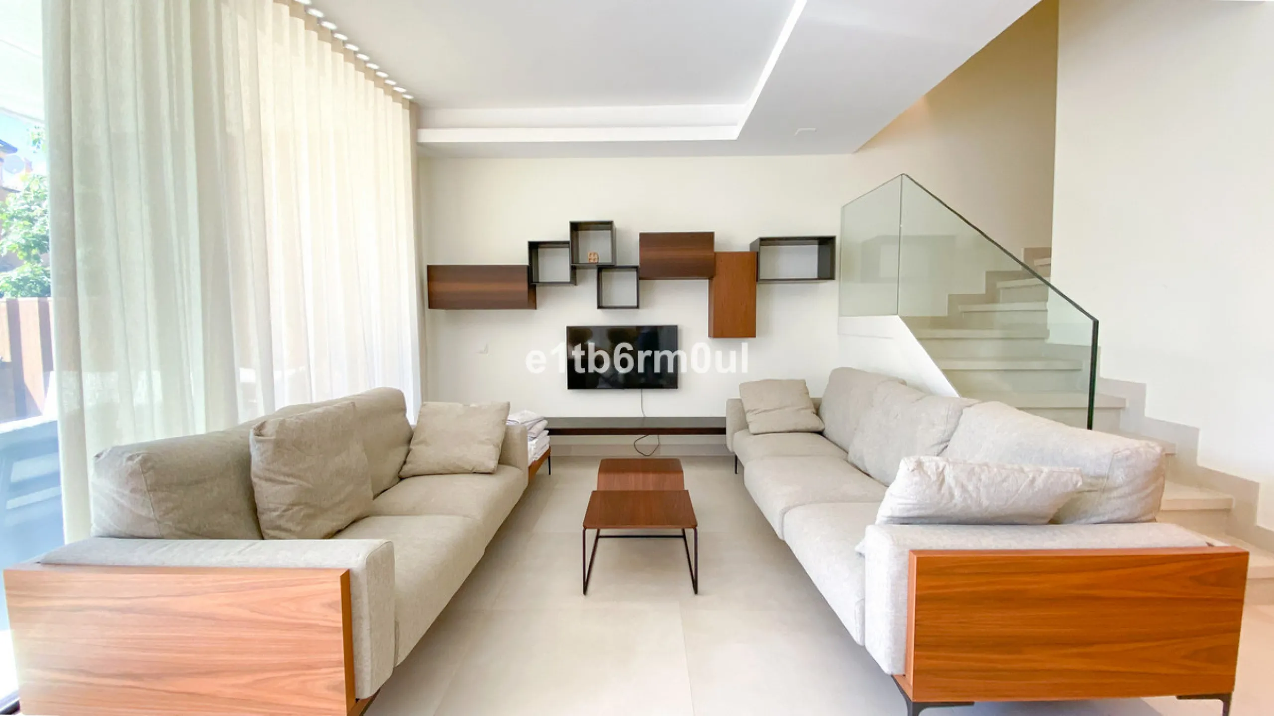 House - Semi-Detached House в продаже в Marbella, Málaga. В доме 3 спален и 3 ванных комнат. Площадь дома 312 м². Площадь участка 446 м²