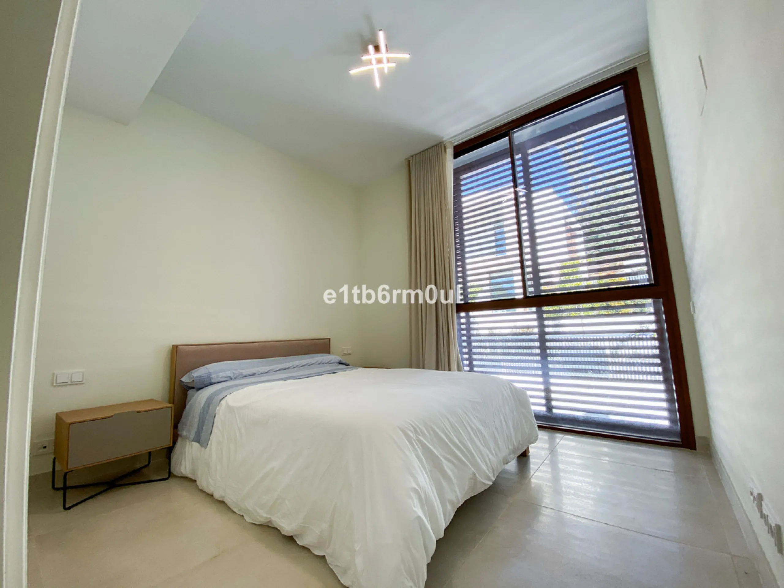 House - Semi-Detached House в продаже в Marbella, Málaga. В доме 3 спален и 3 ванных комнат. Площадь дома 312 м². Площадь участка 446 м²