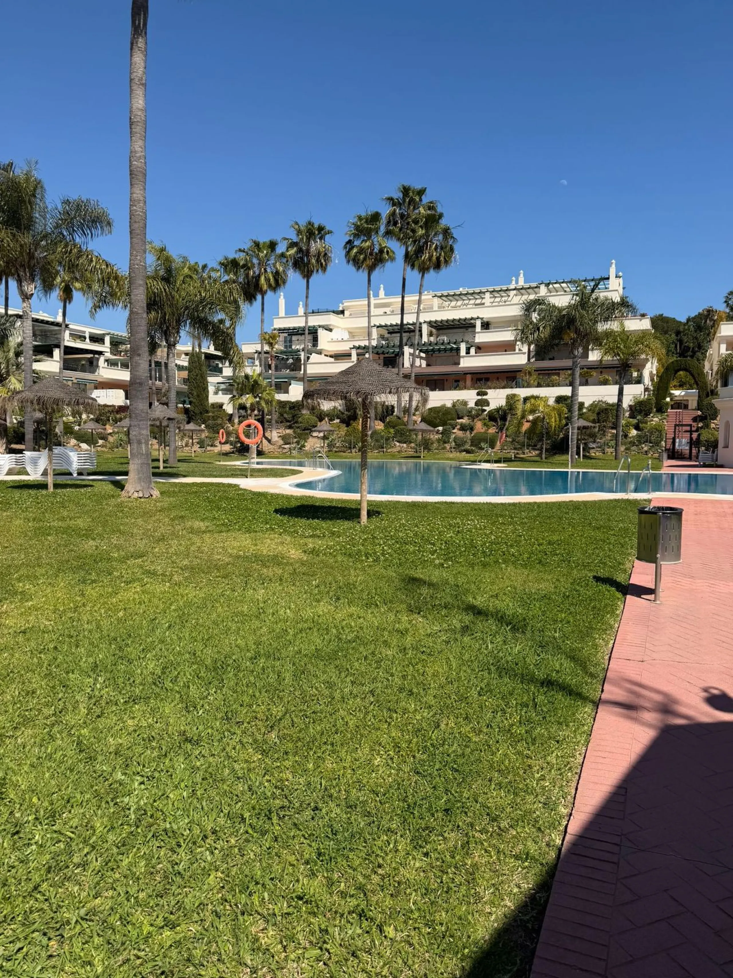 Apartment - Penthouse в продаже в Marbella, Málaga. В доме 2 спален и 2 ванных комнат. Площадь дома 97 м²