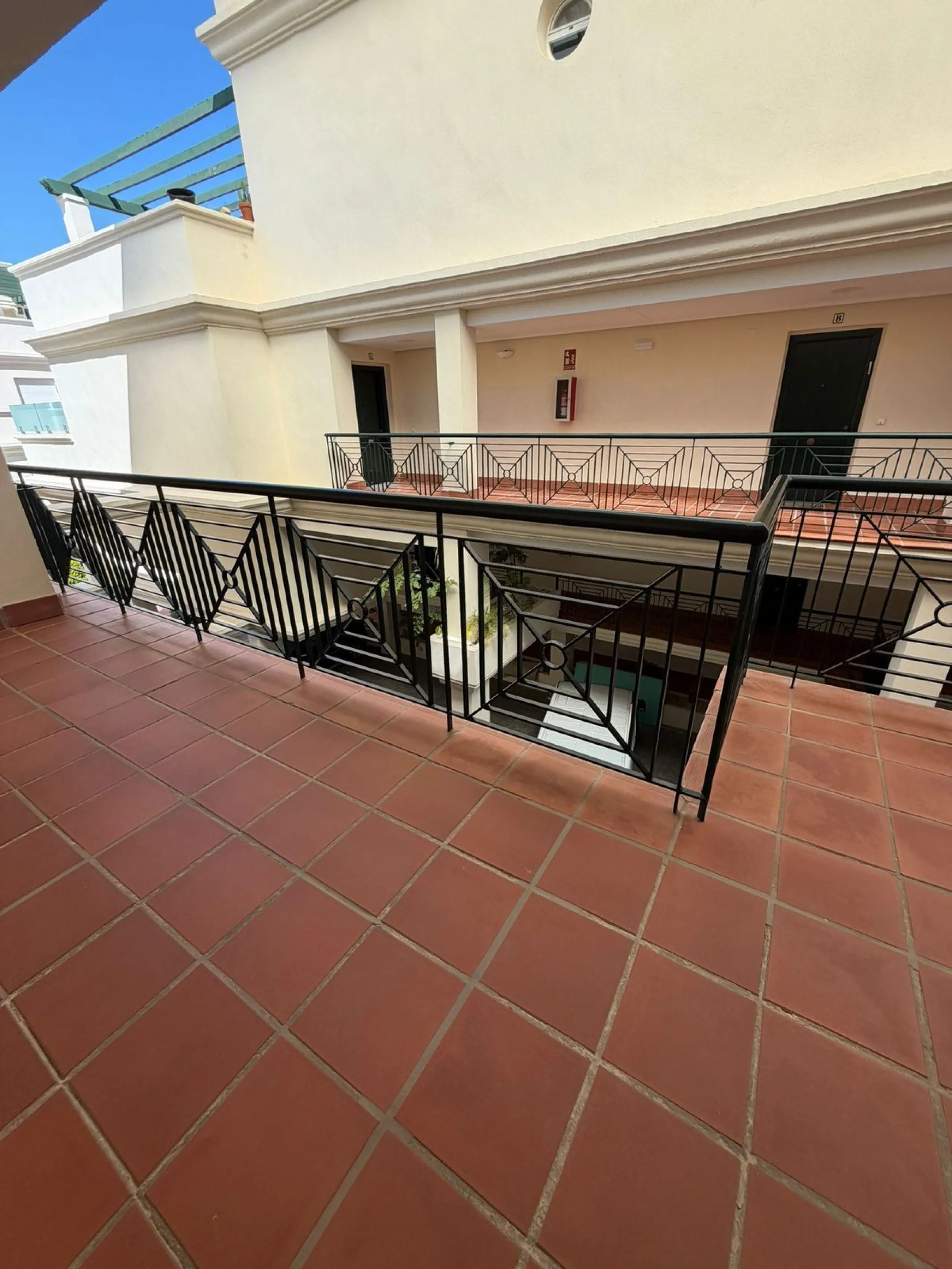 Apartment - Penthouse в продаже в Marbella, Málaga. В доме 2 спален и 2 ванных комнат. Площадь дома 97 м²