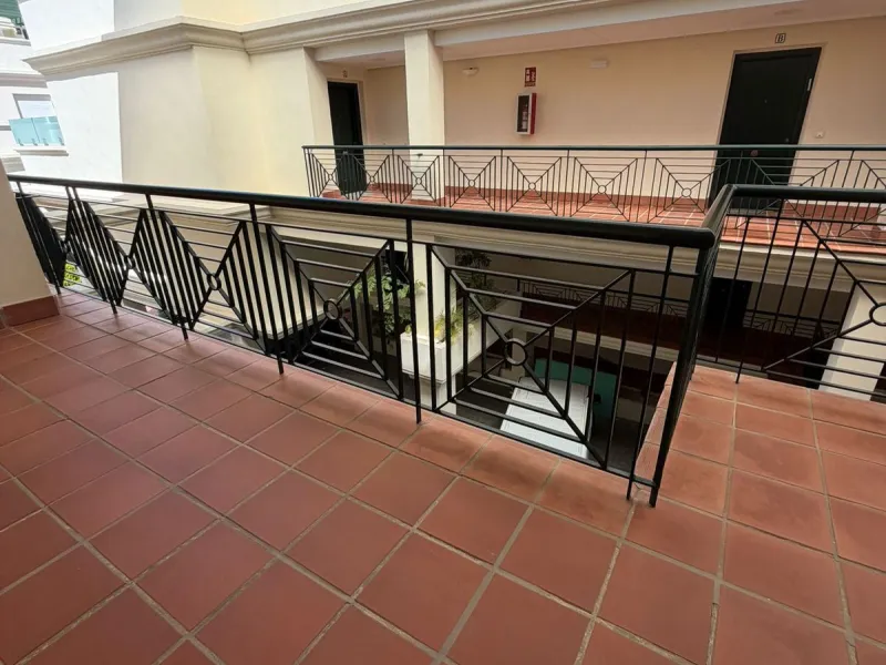 Apartment - Penthouse в продаже в Marbella, Málaga. В доме 2 спален и 2 ванных комнат. Площадь дома 97 м²