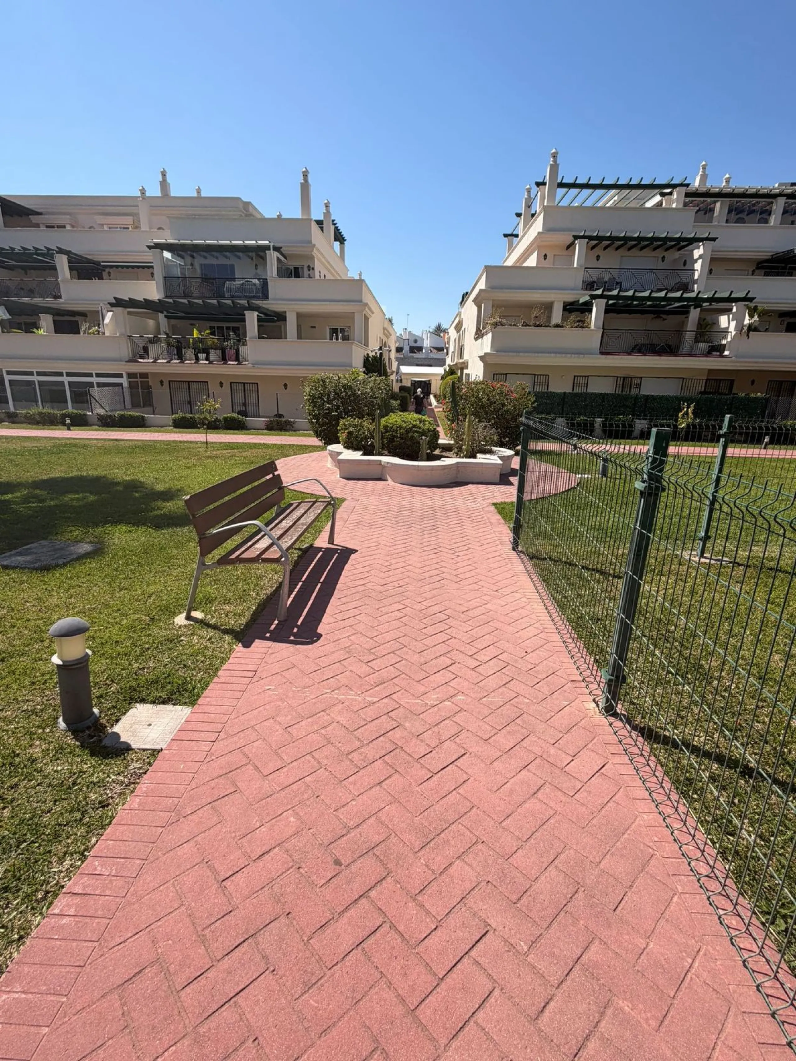 Apartment - Penthouse в продаже в Marbella, Málaga. В доме 2 спален и 2 ванных комнат. Площадь дома 97 м²