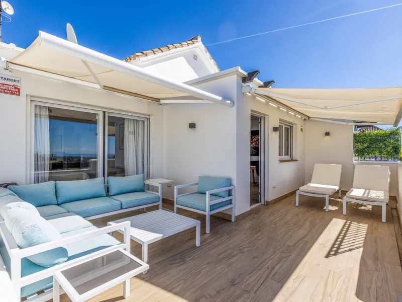 Renovated 3-bedroom duplex penthouse in exclusive gated community with sea & golf views in Marbella - Benahavis