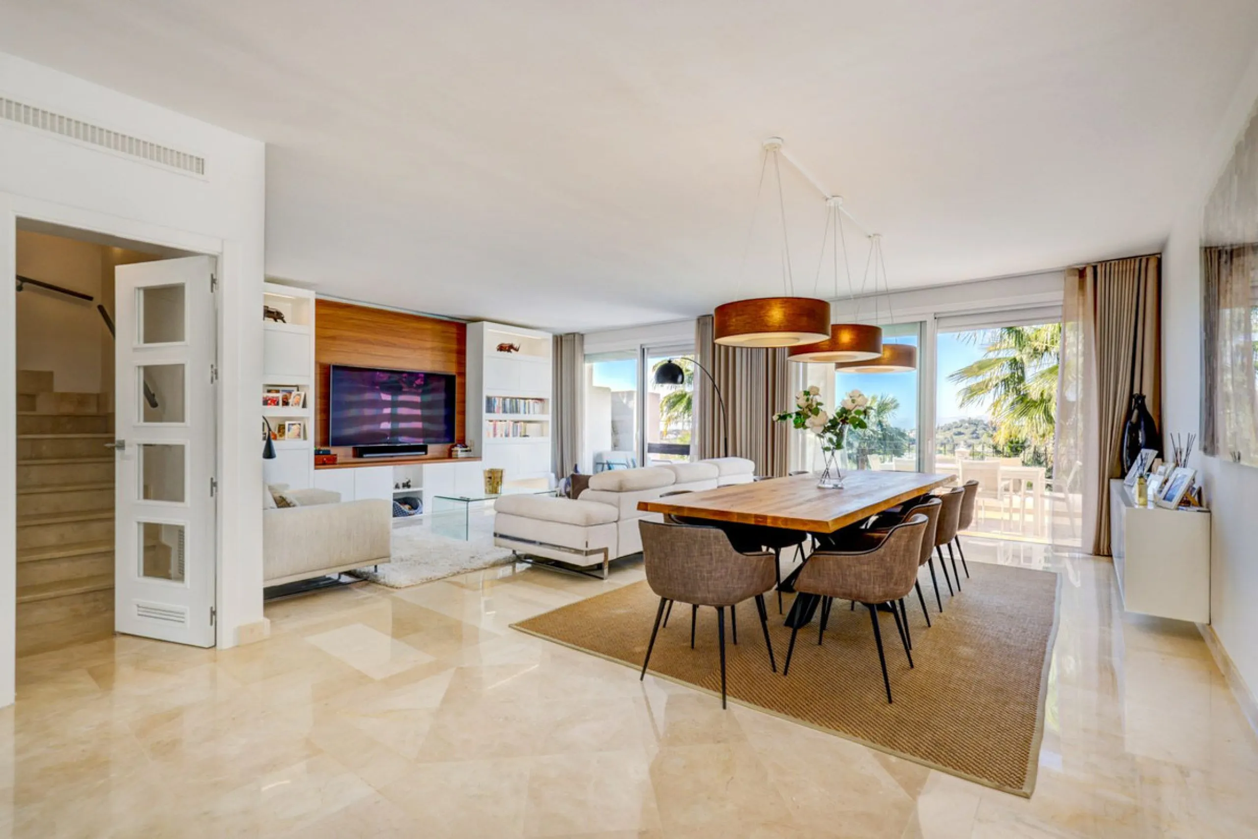 Renovated 3-bedroom duplex penthouse in exclusive gated community with sea & golf views in Marbella - Benahavis