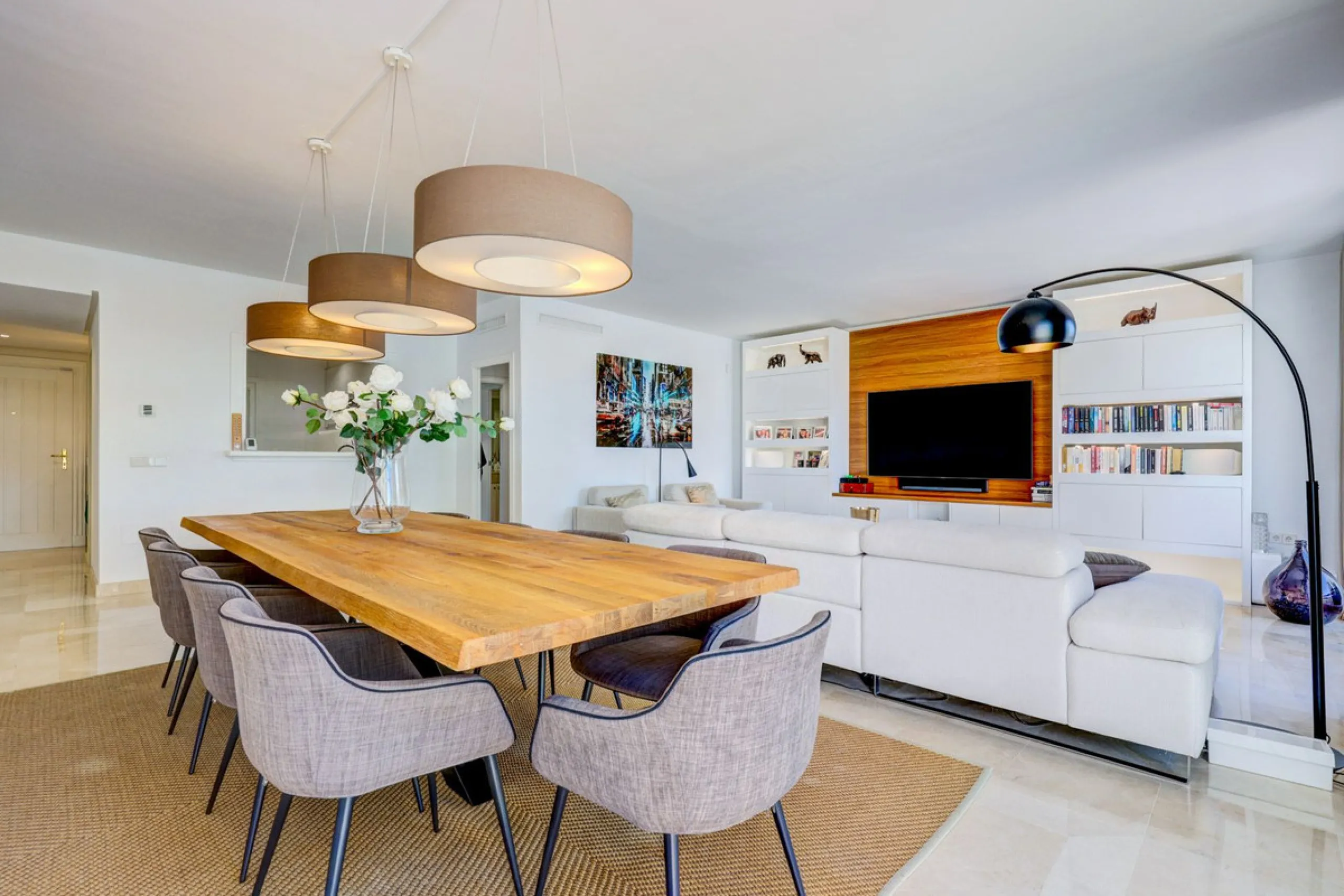 Renovated 3-bedroom duplex penthouse in exclusive gated community with sea & golf views in Marbella - Benahavis