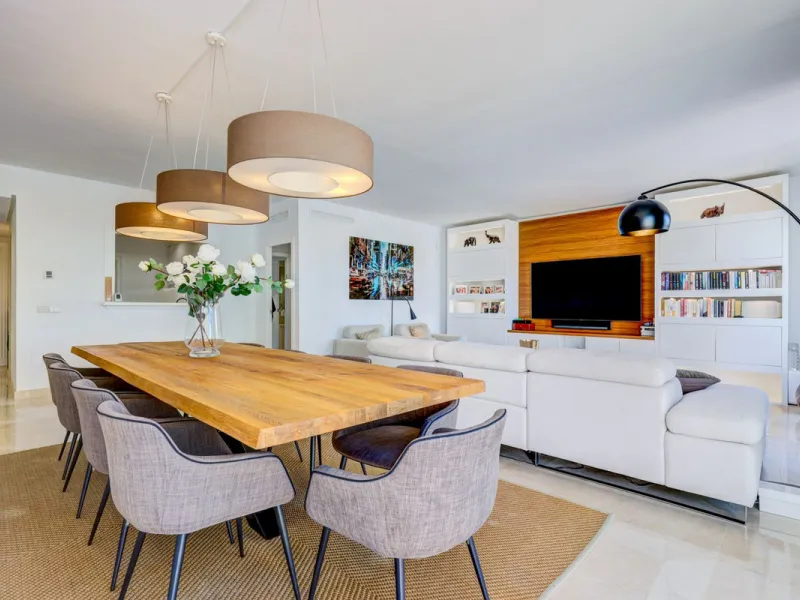 Renovated 3-bedroom duplex penthouse in exclusive gated community with sea & golf views in Marbella - Benahavis