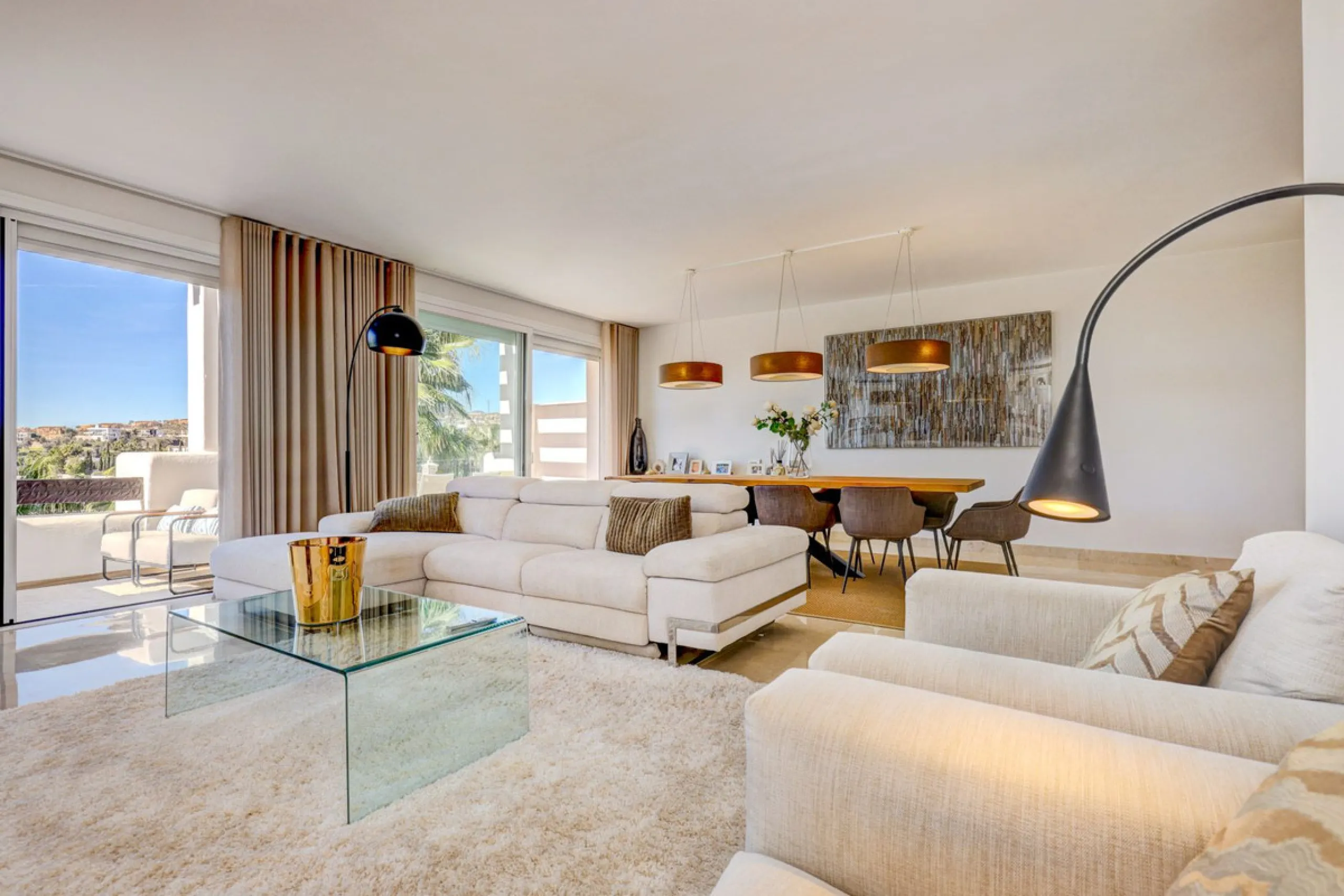 Renovated 3-bedroom duplex penthouse in exclusive gated community with sea & golf views in Marbella - Benahavis