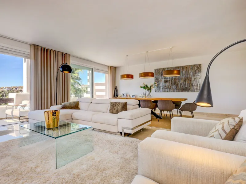 Renovated 3-bedroom duplex penthouse in exclusive gated community with sea & golf views in Marbella - Benahavis