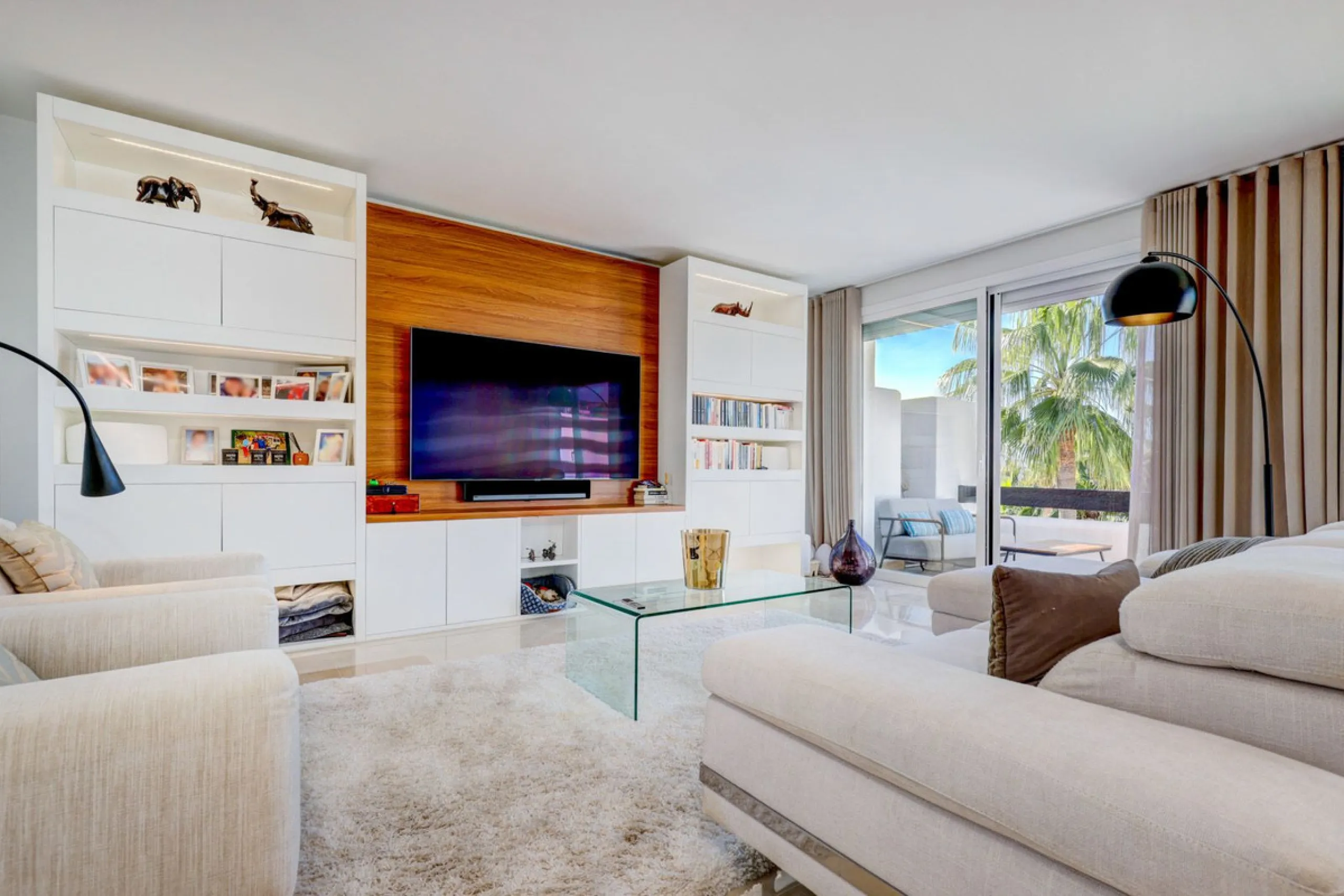 Renovated 3-bedroom duplex penthouse in exclusive gated community with sea & golf views in Marbella - Benahavis