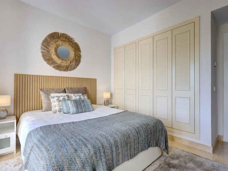 Renovated 3-bedroom duplex penthouse in exclusive gated community with sea & golf views in Marbella - Benahavis