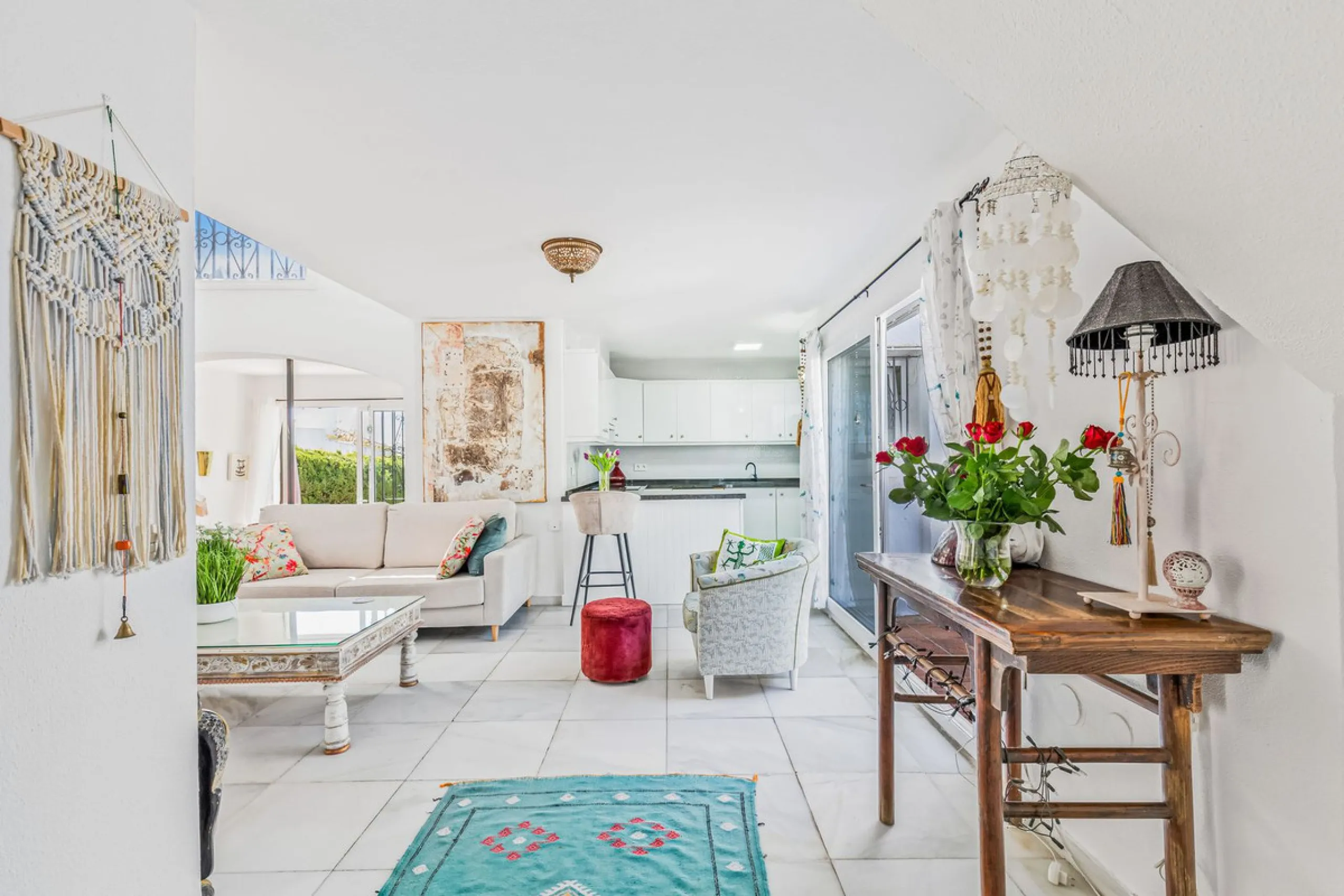 Discover this stunning 3-bedroom coastal home in the highly sought-after Bahía de Casares, where breathtaking sea and beach views create the perfect backdrop for everyday life. From the terrace of the lower living room, you can enjoy sights stretching acr