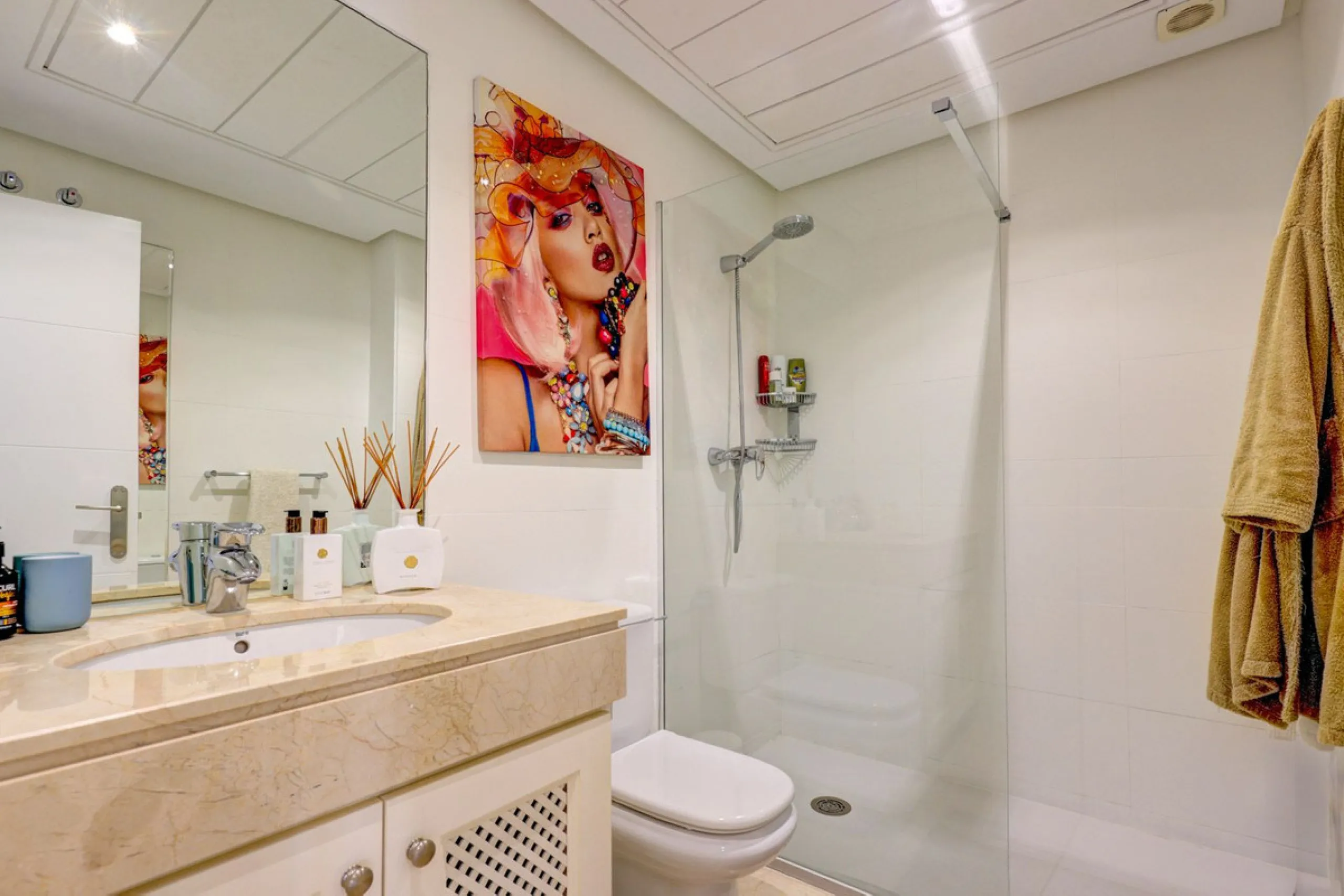 Renovated 3-bedroom duplex penthouse in exclusive gated community with sea & golf views in Marbella - Benahavis