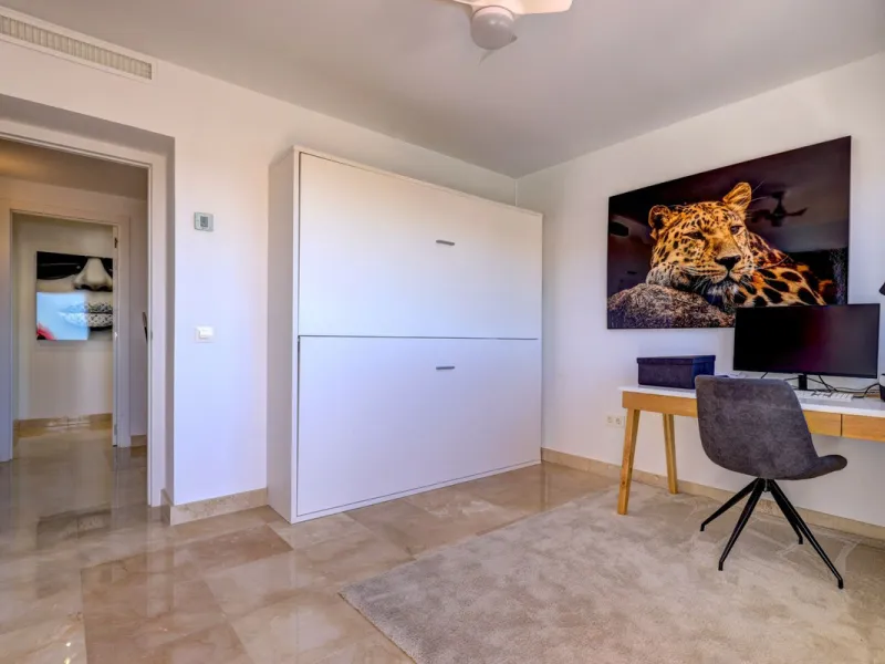 Renovated 3-bedroom duplex penthouse in exclusive gated community with sea & golf views in Marbella - Benahavis