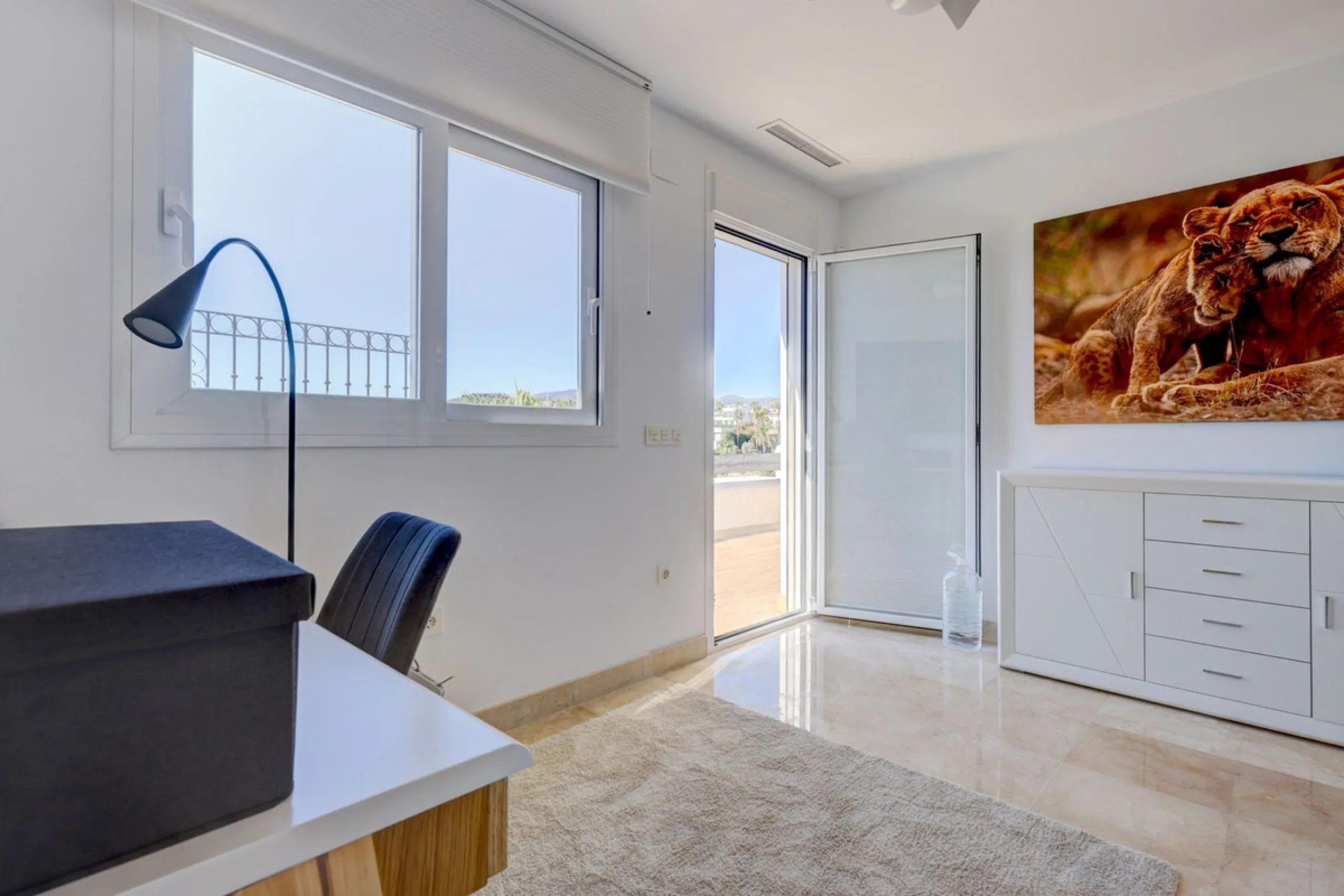 Renovated 3-bedroom duplex penthouse in exclusive gated community with sea & golf views in Marbella - Benahavis