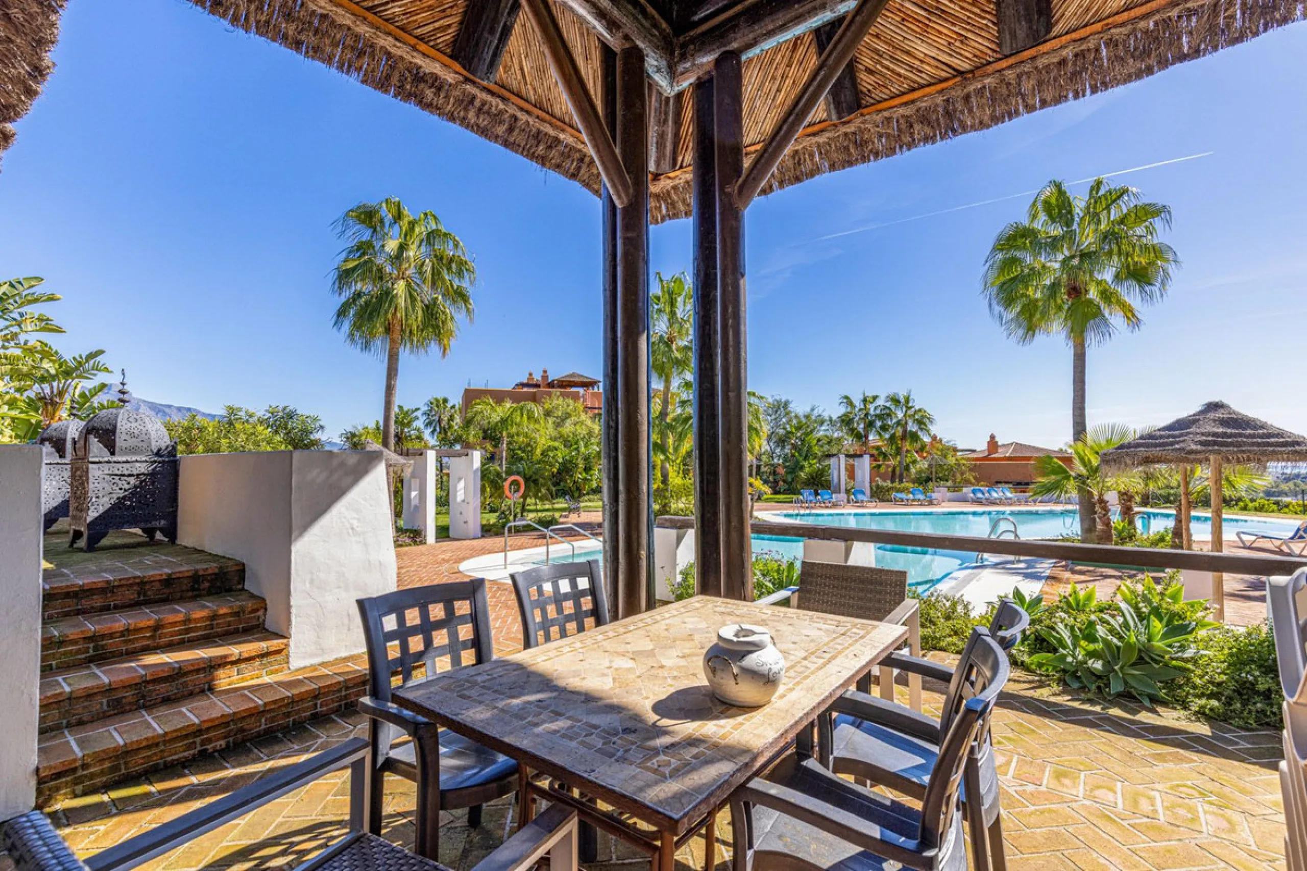 Renovated 3-bedroom duplex penthouse in exclusive gated community with sea & golf views in Marbella - Benahavis