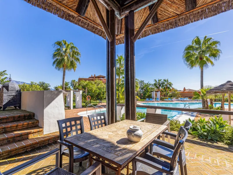 Renovated 3-bedroom duplex penthouse in exclusive gated community with sea & golf views in Marbella - Benahavis