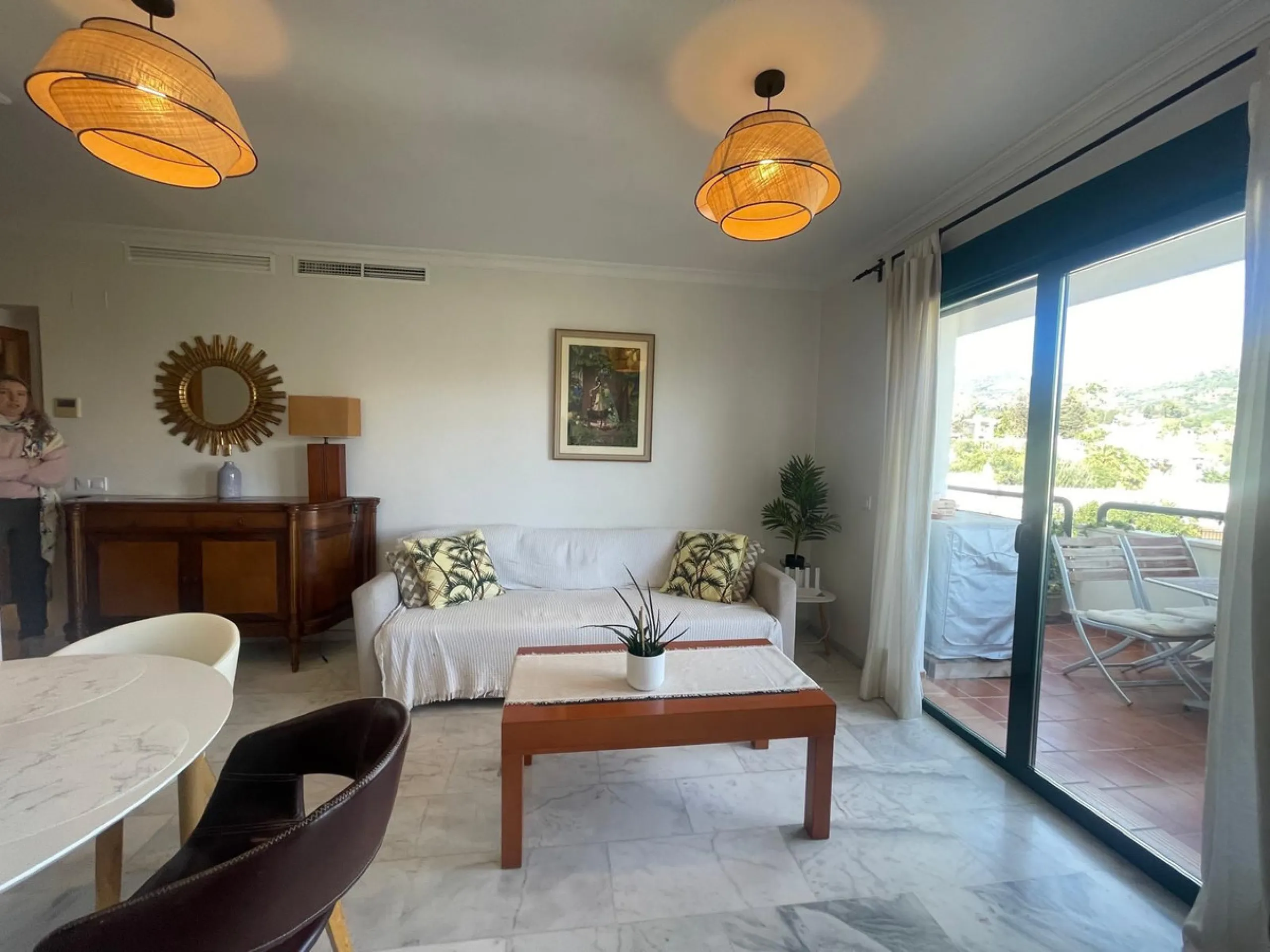 Tourist License Spacious 2-Bedroom Apartment in Torreblanca, Fuengirola