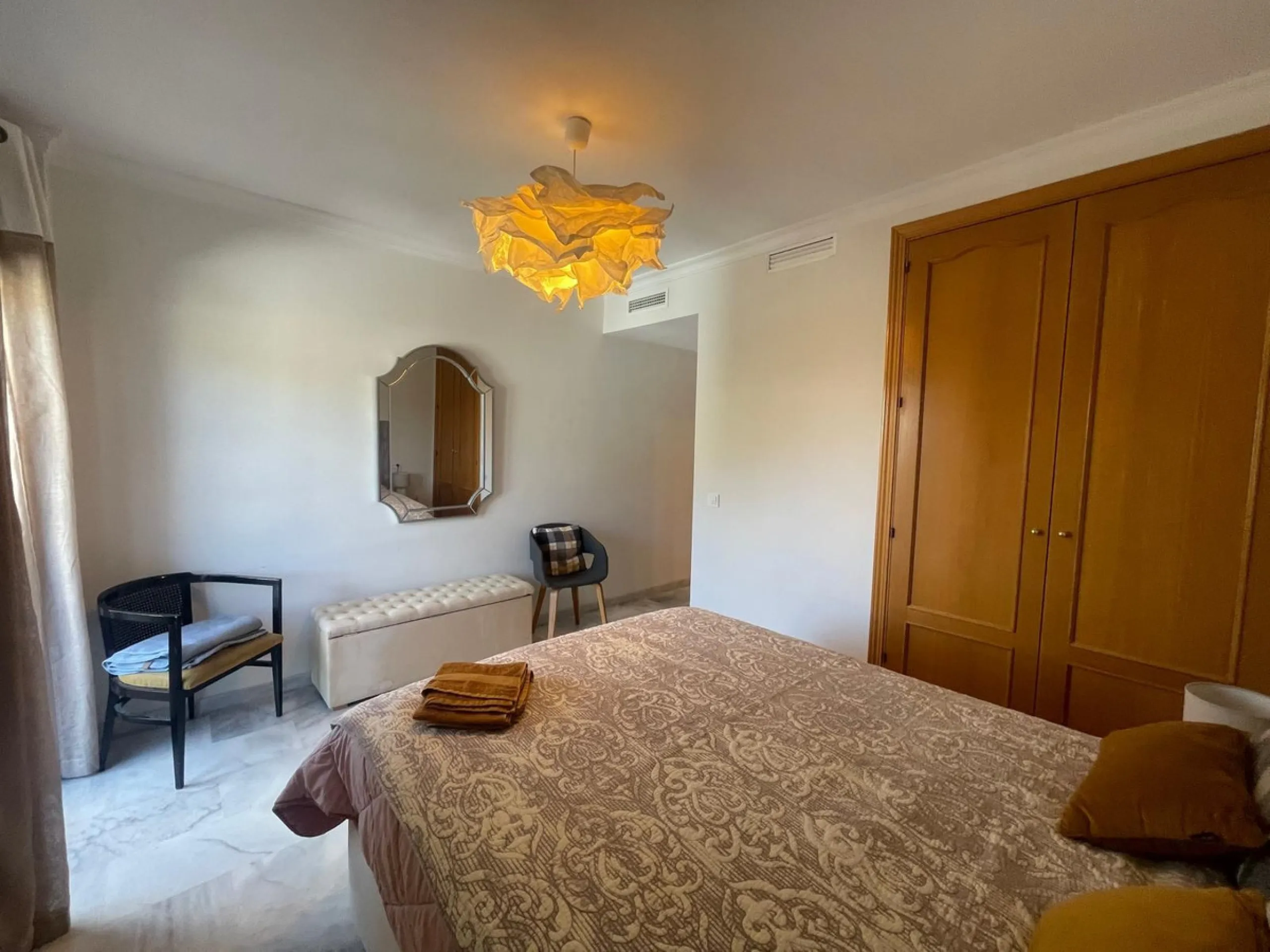 Tourist License Spacious 2-Bedroom Apartment in Torreblanca, Fuengirola