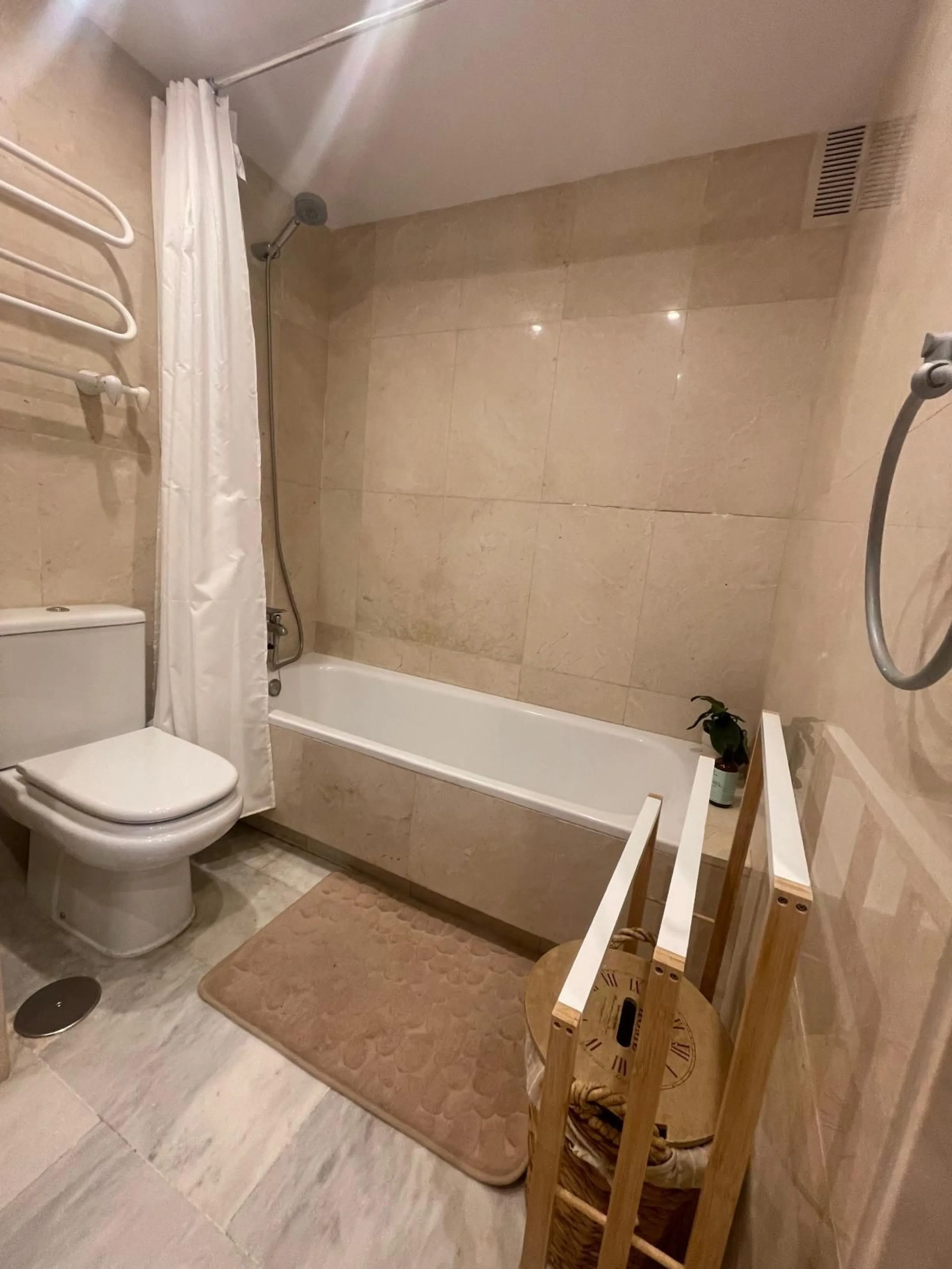 Tourist License Spacious 2-Bedroom Apartment in Torreblanca, Fuengirola