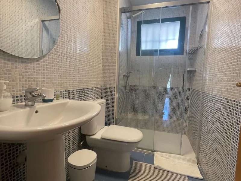 Tourist License Spacious 2-Bedroom Apartment in Torreblanca, Fuengirola