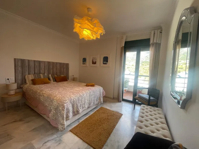 Tourist License Spacious 2-Bedroom Apartment in Torreblanca, Fuengirola