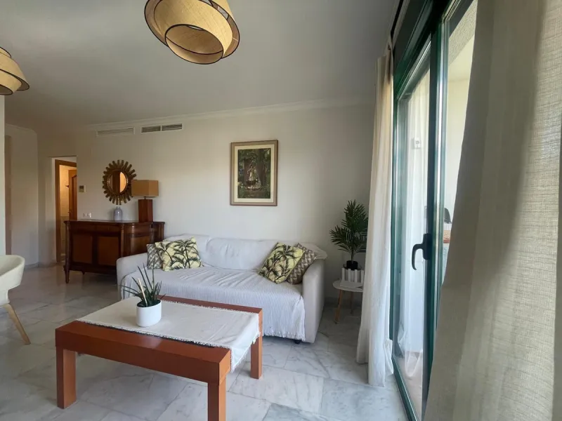 Tourist License Spacious 2-Bedroom Apartment in Torreblanca, Fuengirola