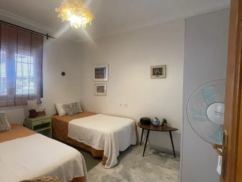 Tourist License Spacious 2-Bedroom Apartment in Torreblanca, Fuengirola