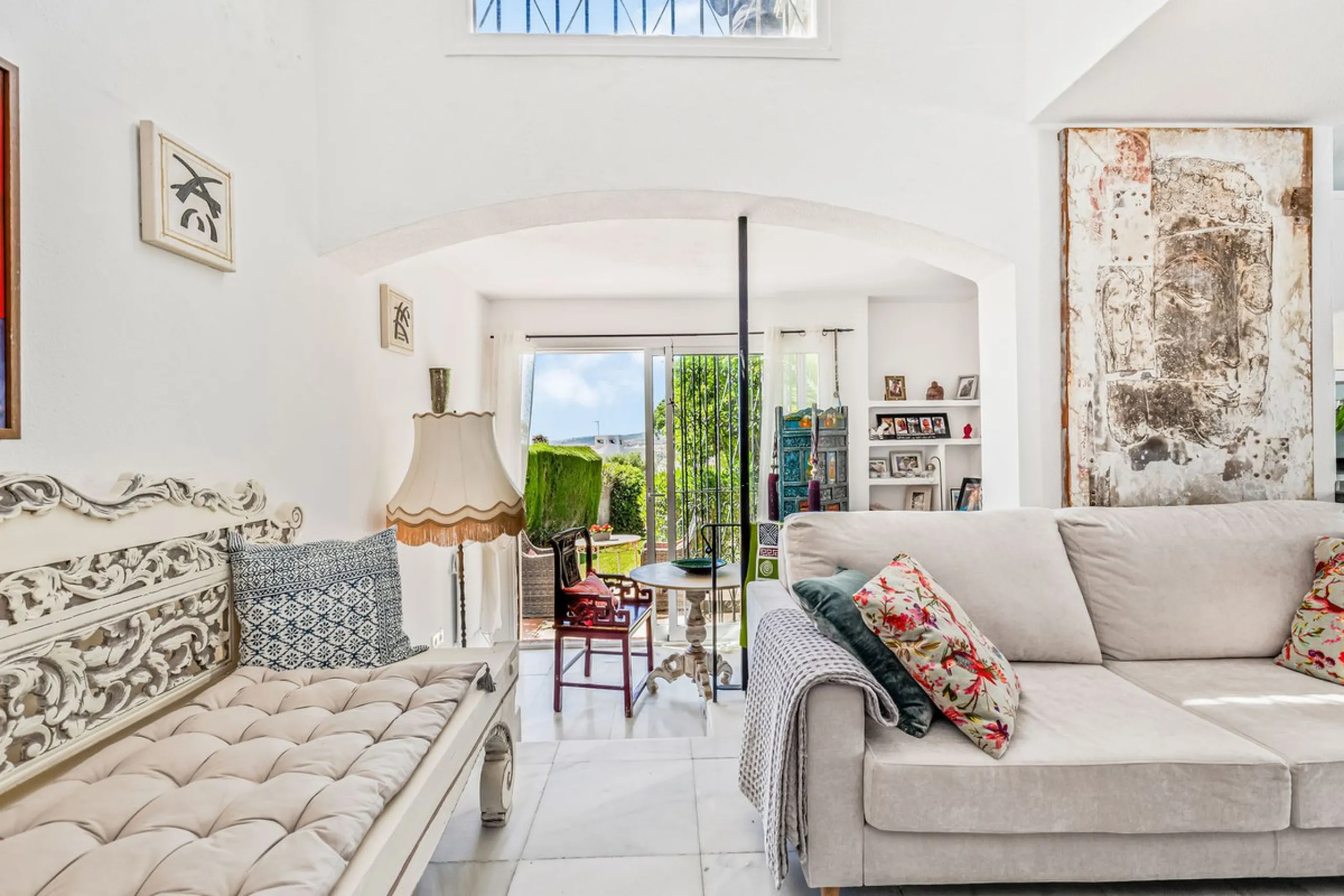 Discover this stunning 3-bedroom coastal home in the highly sought-after Bahía de Casares, where breathtaking sea and beach views create the perfect backdrop for everyday life. From the terrace of the lower living room, you can enjoy sights stretching acr