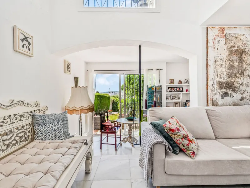 Discover this stunning 3-bedroom coastal home in the highly sought-after Bahía de Casares, where breathtaking sea and beach views create the perfect backdrop for everyday life. From the terrace of the lower living room, you can enjoy sights stretching acr