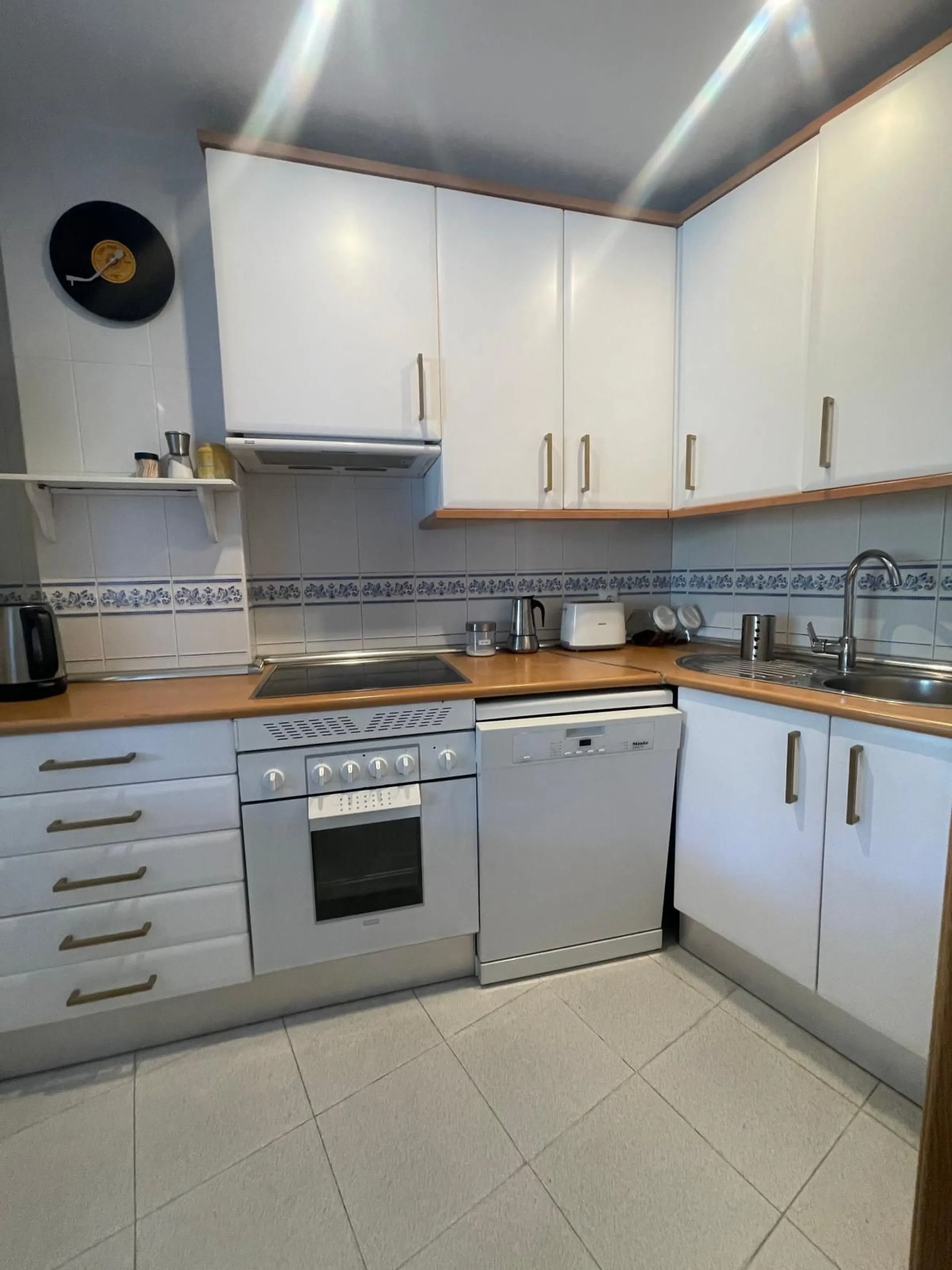 Tourist License Spacious 2-Bedroom Apartment in Torreblanca, Fuengirola