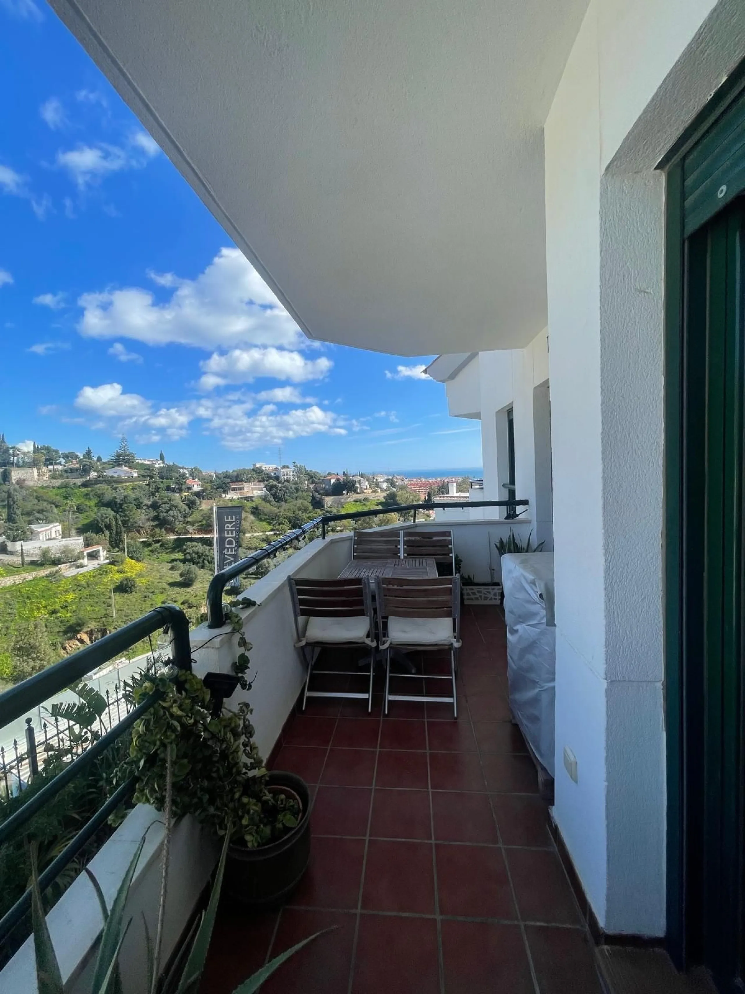 Tourist License Spacious 2-Bedroom Apartment in Torreblanca, Fuengirola