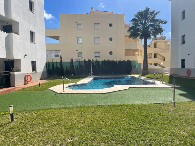 Tourist License Spacious 2-Bedroom Apartment in Torreblanca, Fuengirola