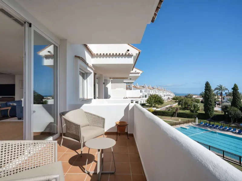 Exceptional opportunity in the reputable urbanisation of Royal Gardens, next to Centro Plaza.
