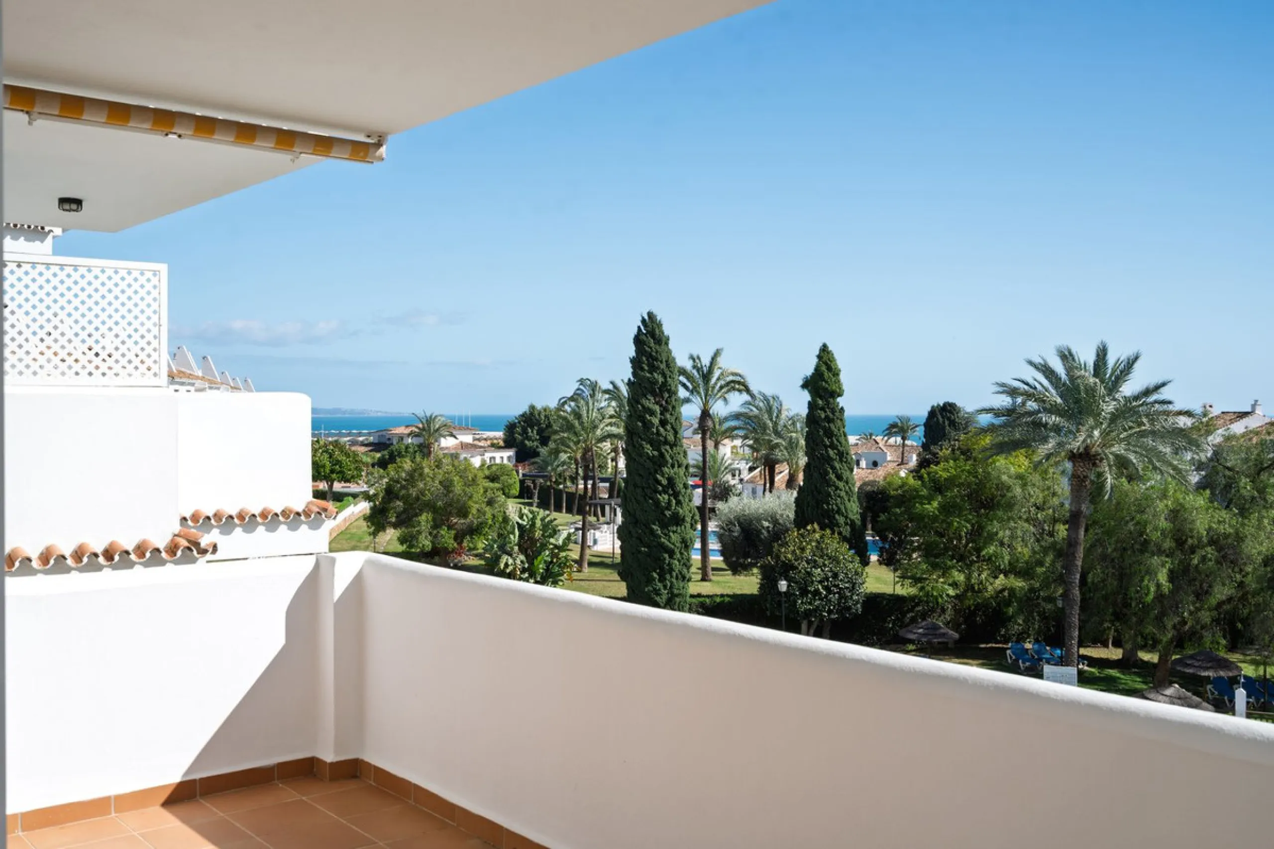 Exceptional opportunity in the reputable urbanisation of Royal Gardens, next to Centro Plaza.