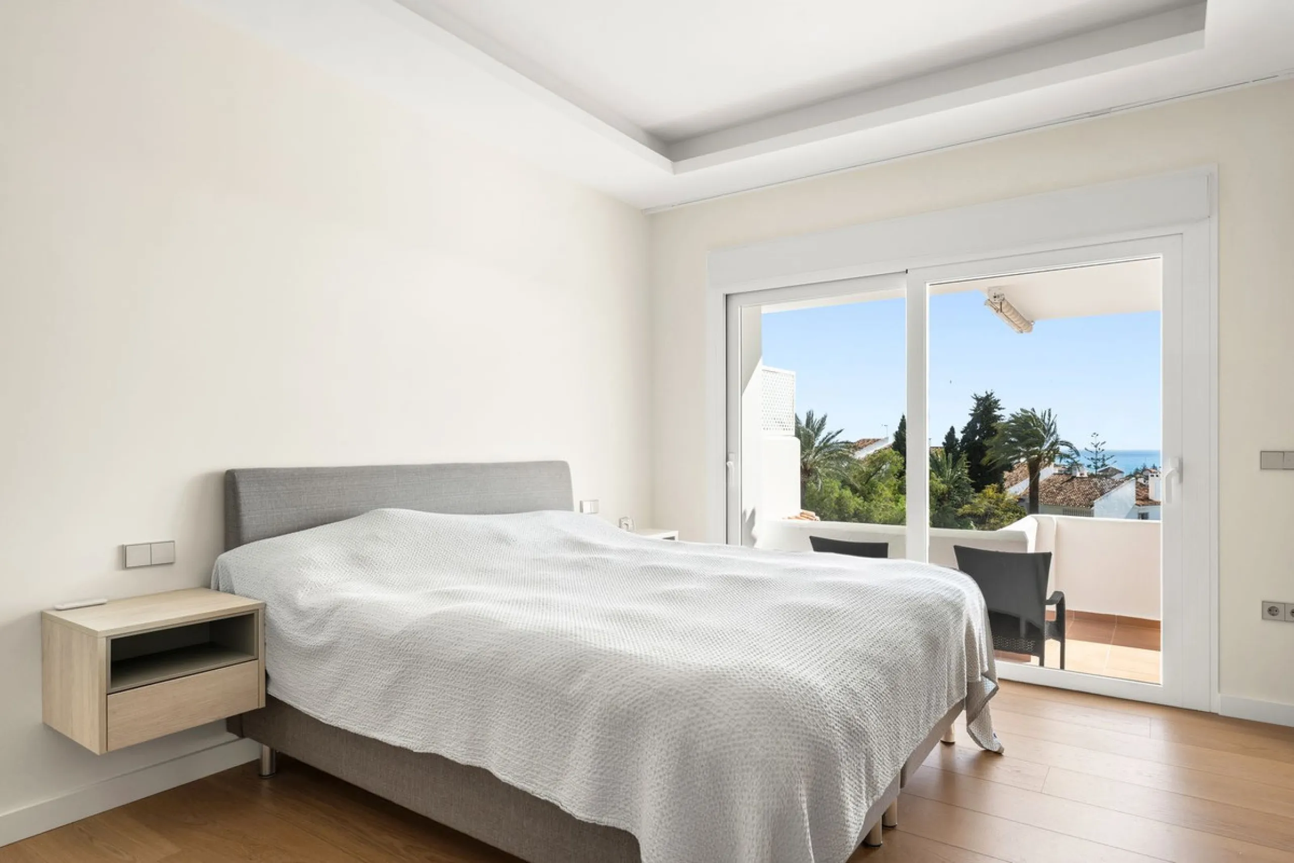 Exceptional opportunity in the reputable urbanisation of Royal Gardens, next to Centro Plaza.