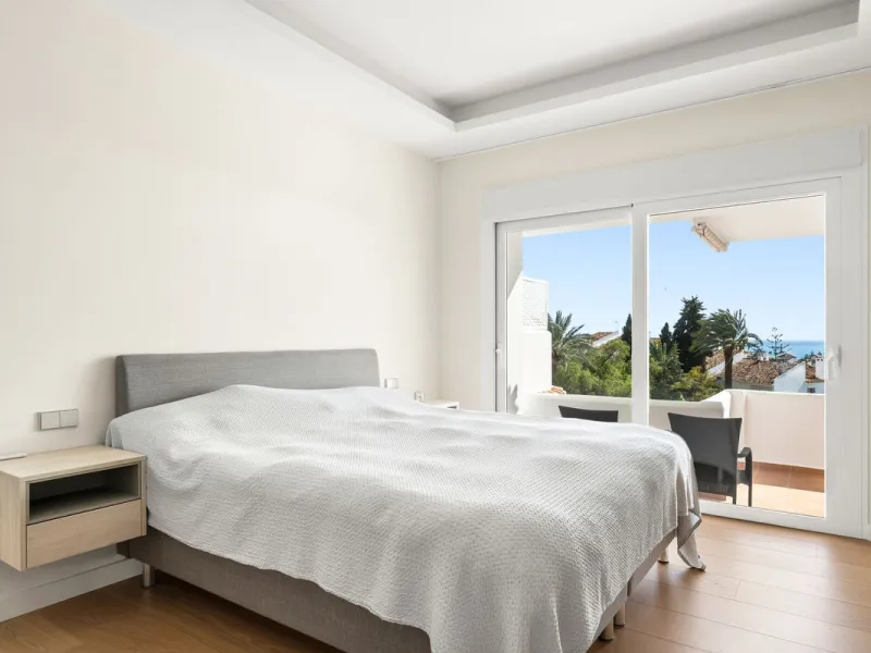 Exceptional opportunity in the reputable urbanisation of Royal Gardens, next to Centro Plaza.
