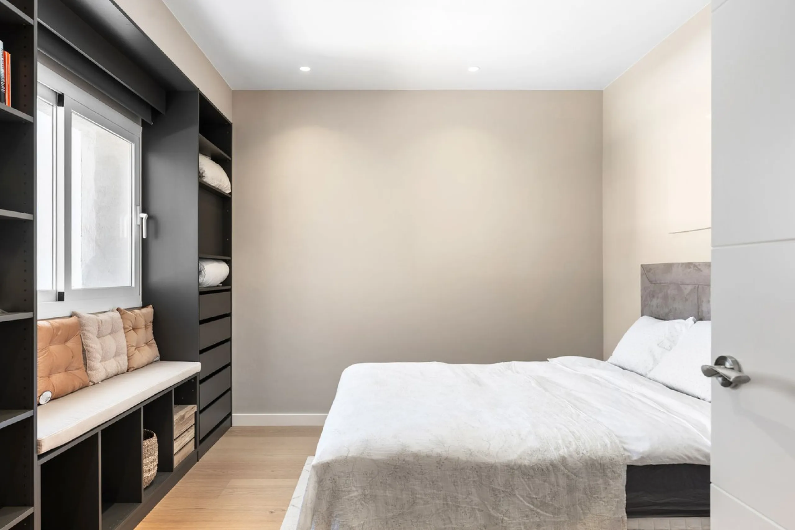 Exceptional opportunity in the reputable urbanisation of Royal Gardens, next to Centro Plaza.