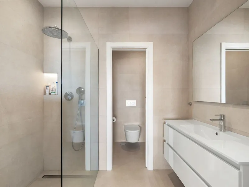 Exceptional opportunity in the reputable urbanisation of Royal Gardens, next to Centro Plaza.