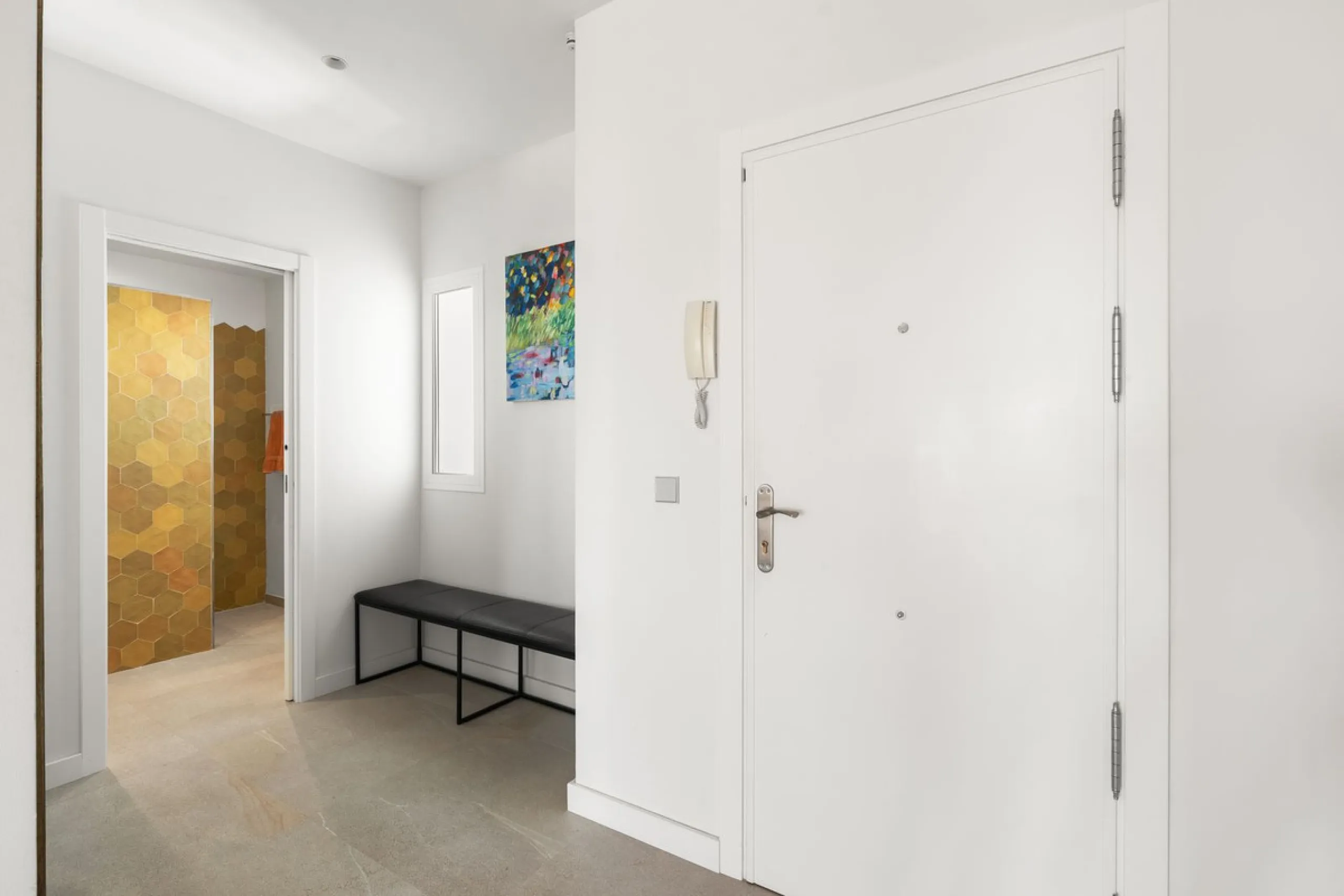 Exceptional opportunity in the reputable urbanisation of Royal Gardens, next to Centro Plaza.